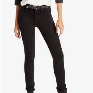 Levi’s 721 High Rise Skinny in Black